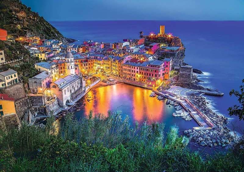 Пазл 2000 Trefl: Vernazza at dusk