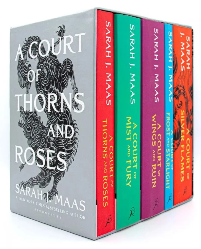 A Court of Thorns and Roses. 5 Books Box Set